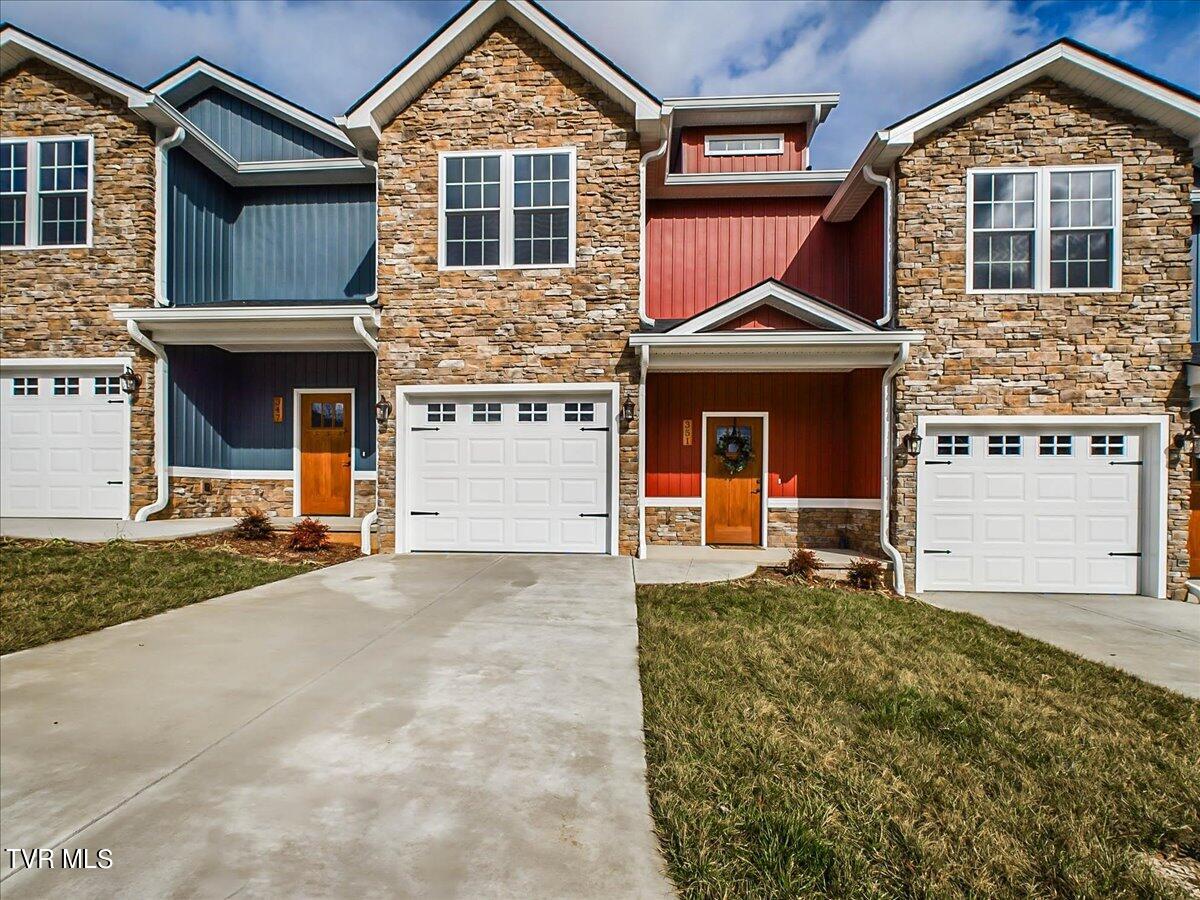 365 Piper Glen