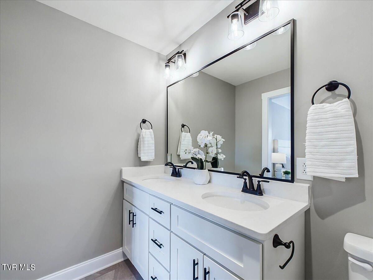 365 Piper Glen