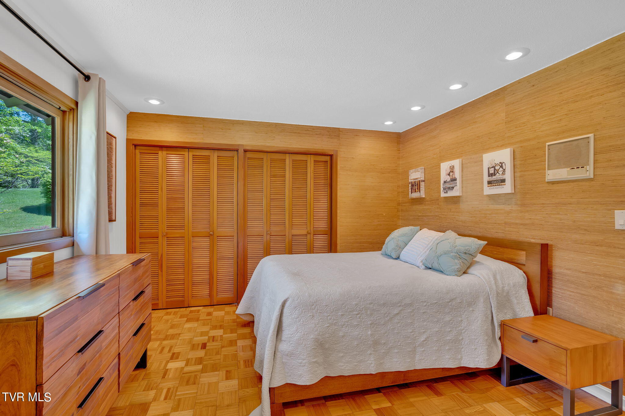 104 Hillside Road