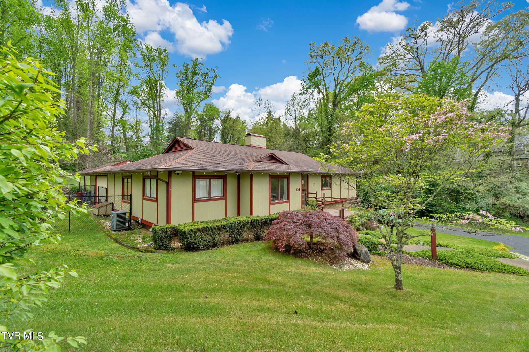104 Hillside Road