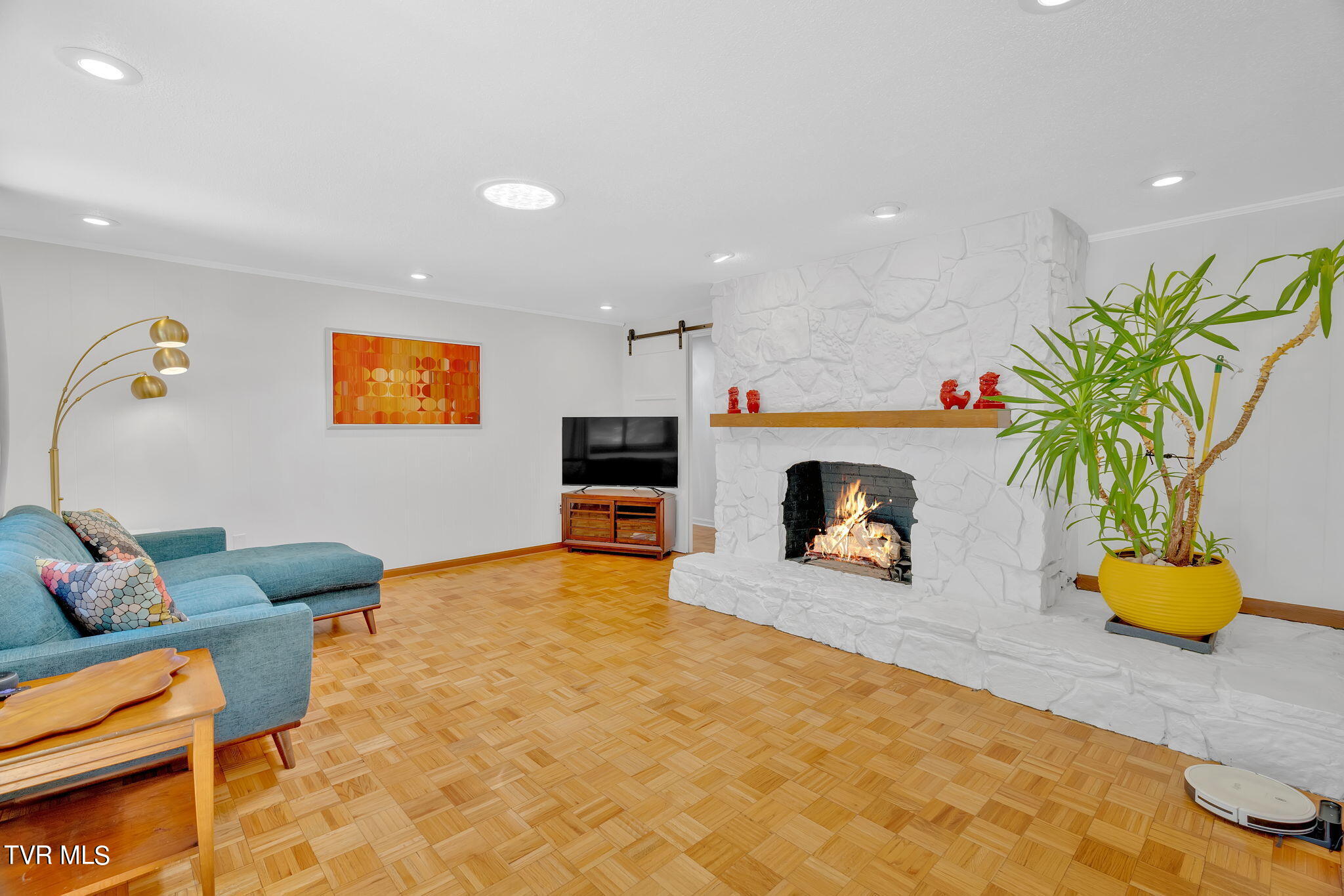 104 Hillside Road