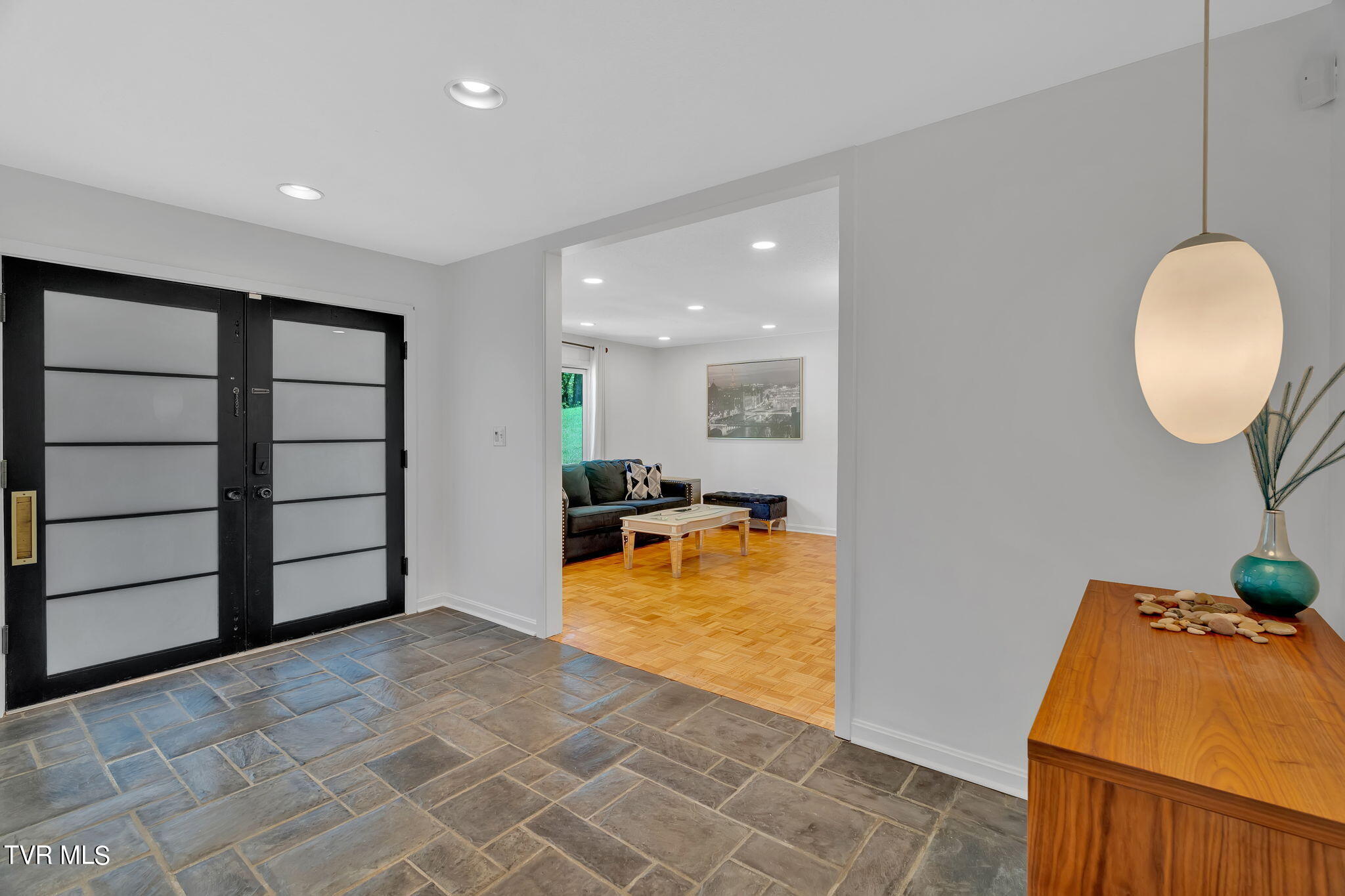 104 Hillside Road