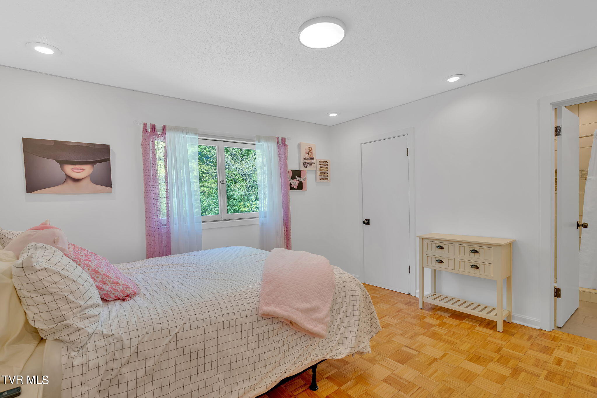 104 Hillside Road