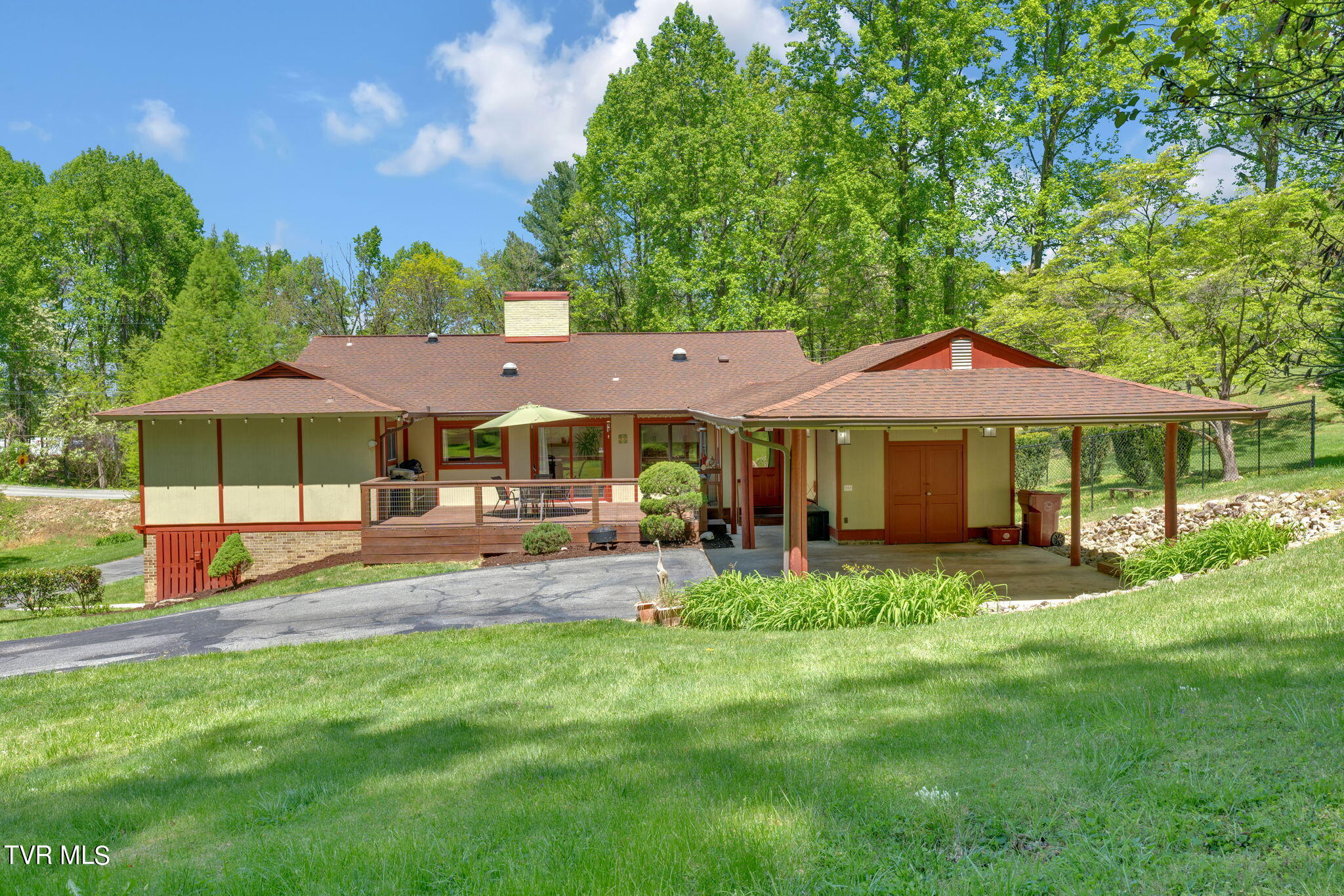 104 Hillside Road