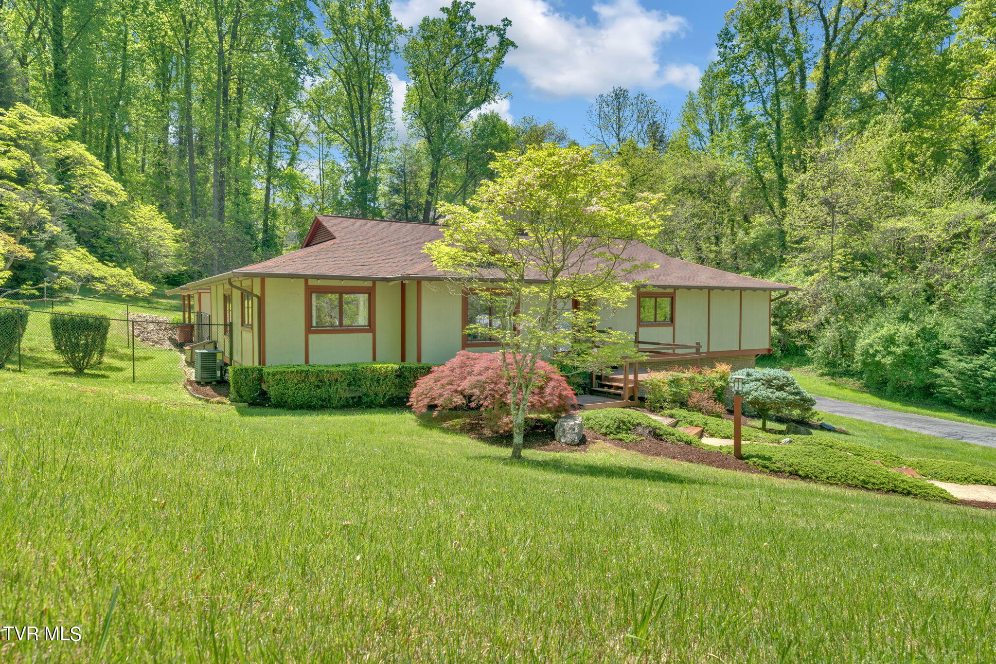 104 Hillside Road