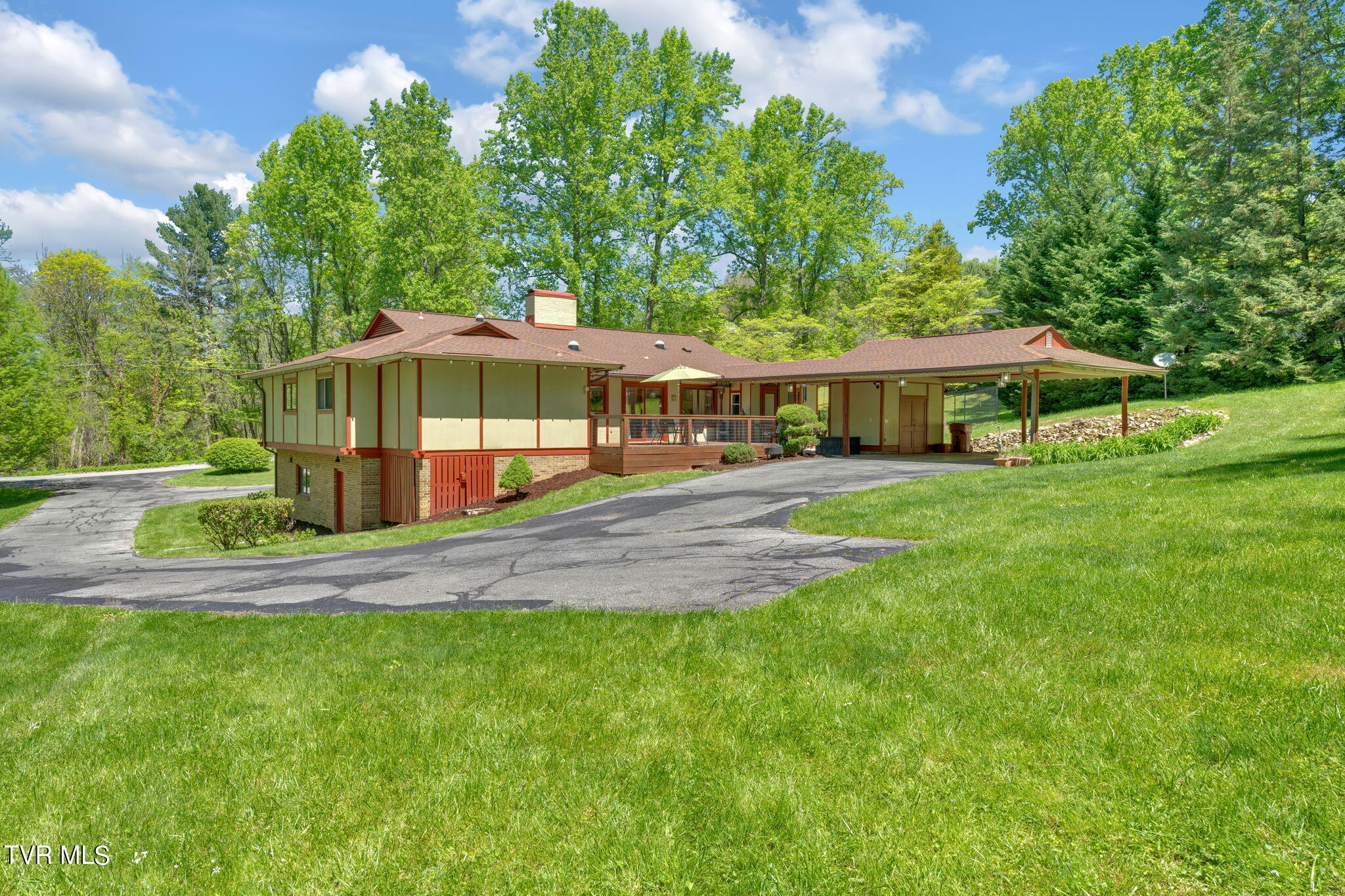 104 Hillside Road