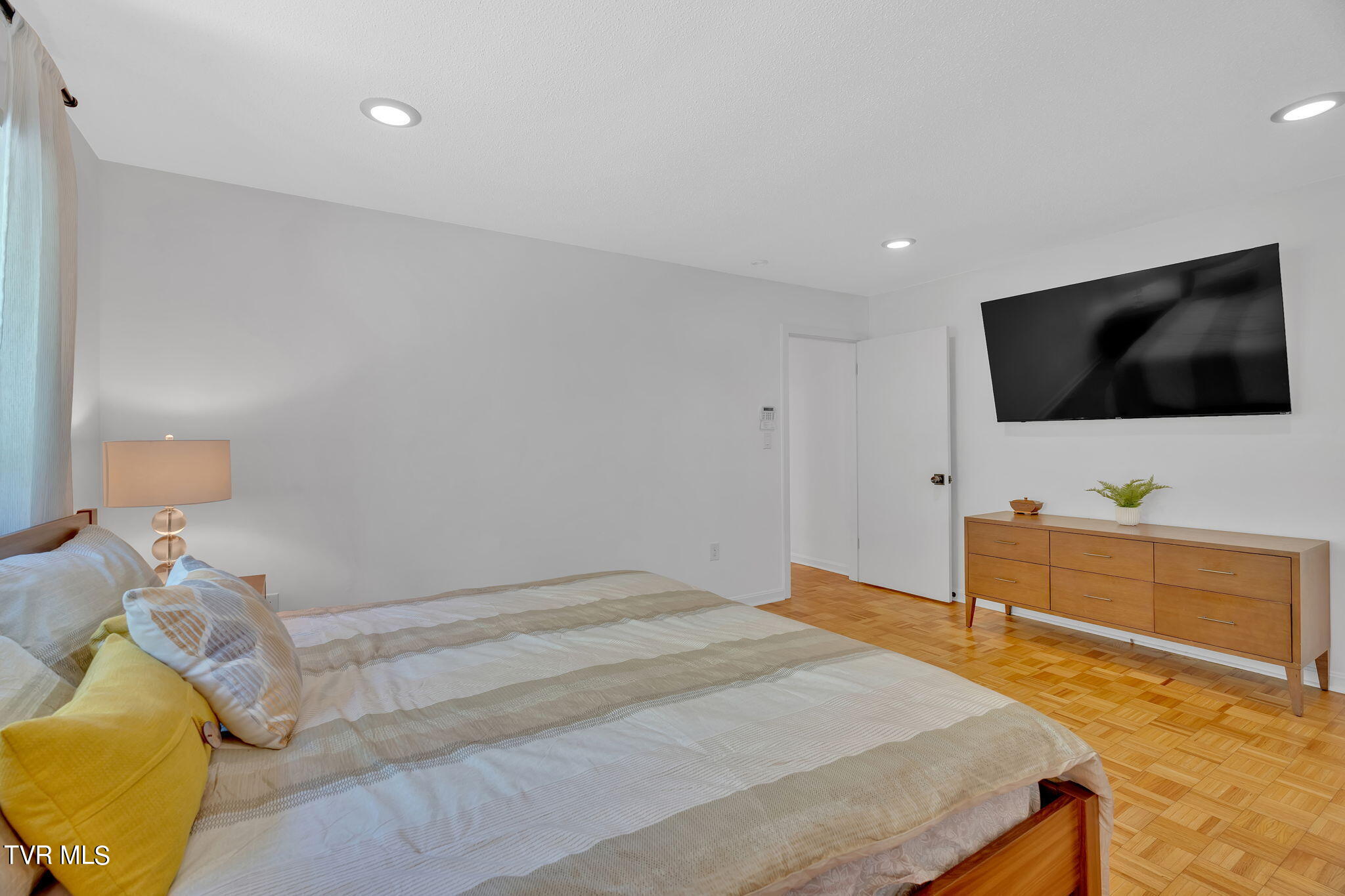 104 Hillside Road