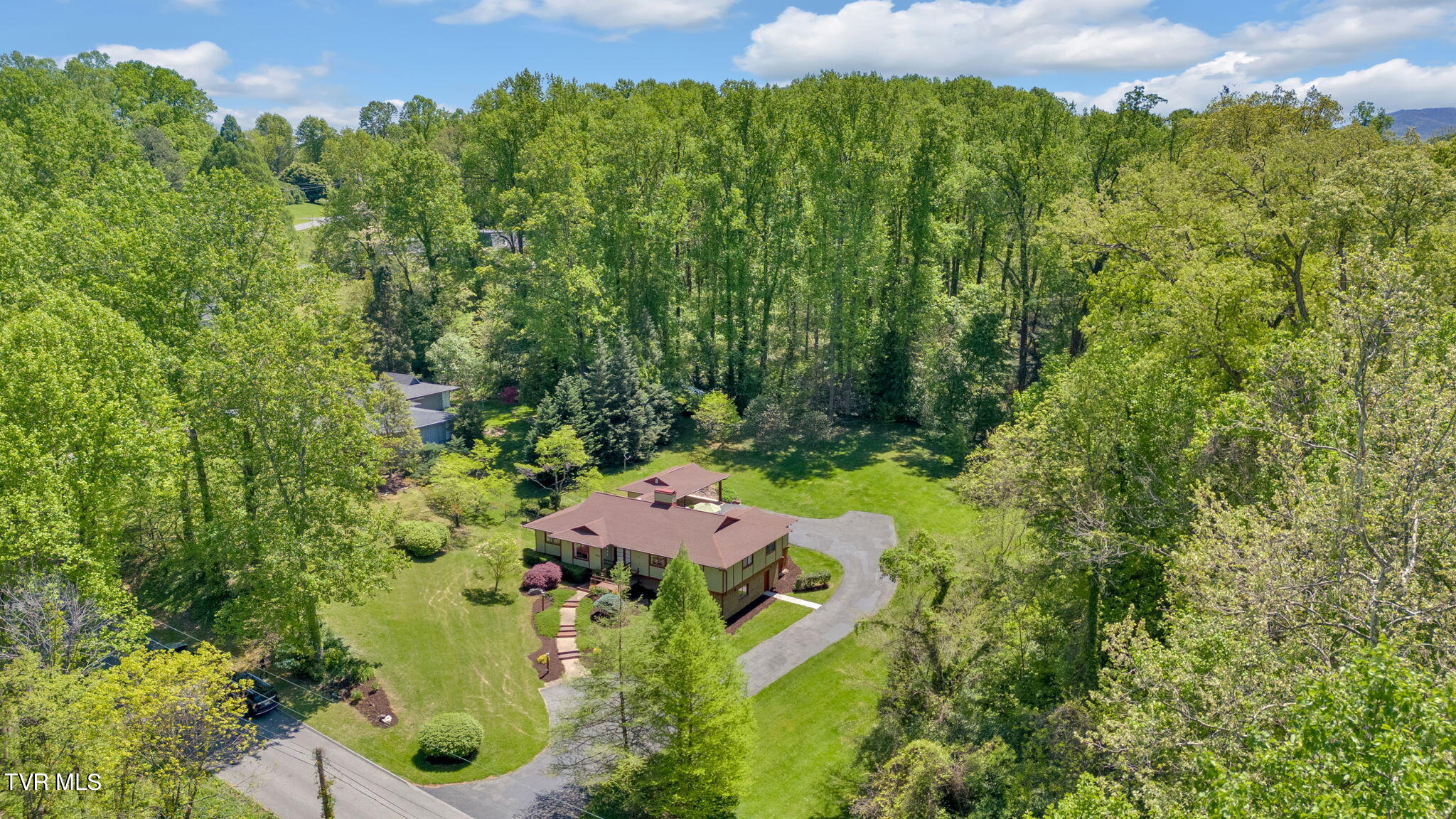 104 Hillside Road