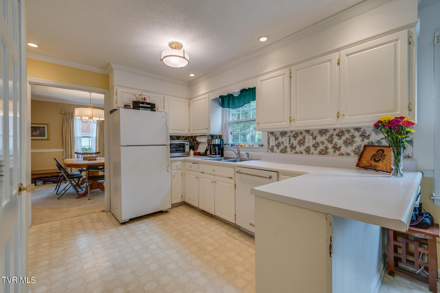 819 Wedgewood Road