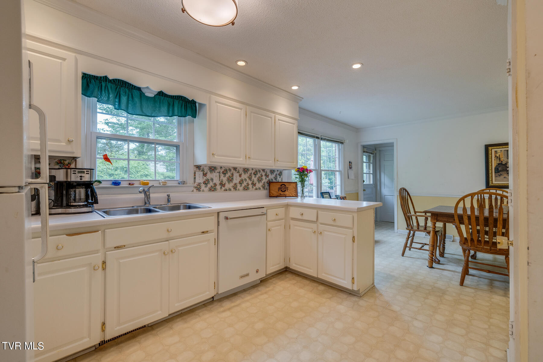 819 Wedgewood Road