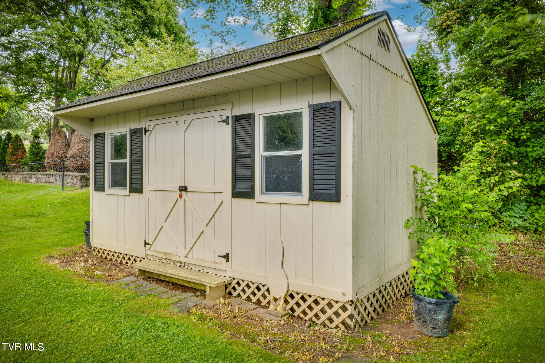 819 Wedgewood Road