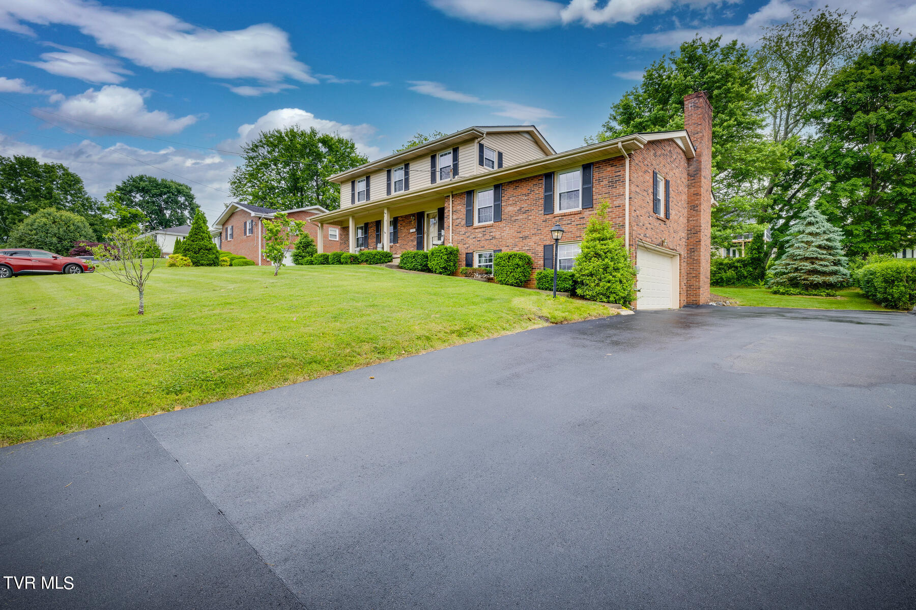 819 Wedgewood Road