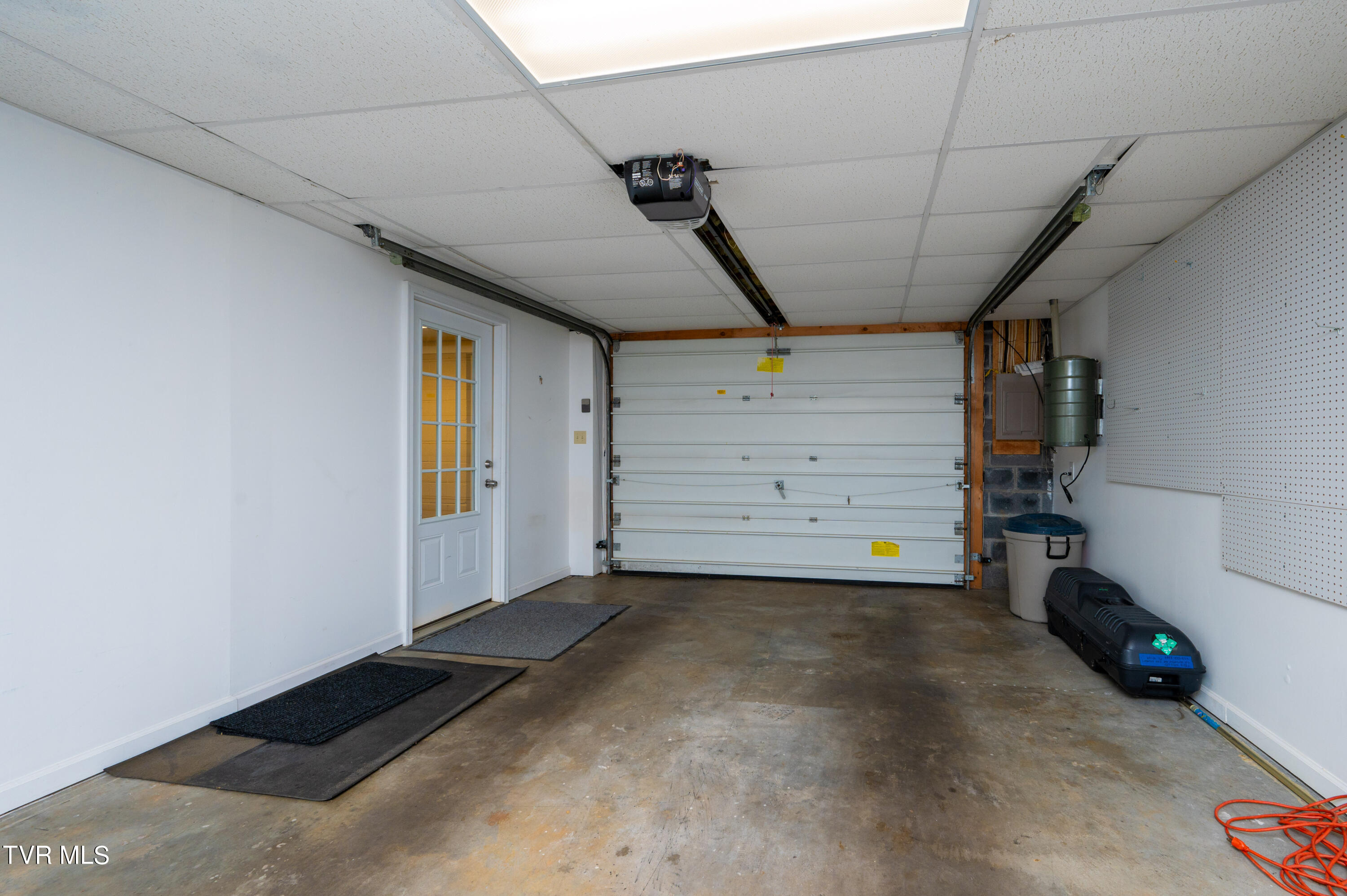 2734 East Oakland Avenue 29