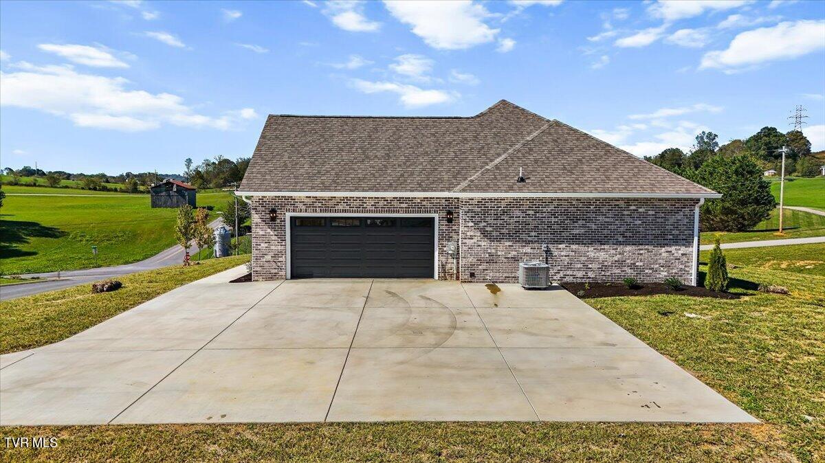 2035 Cattlemans Trail