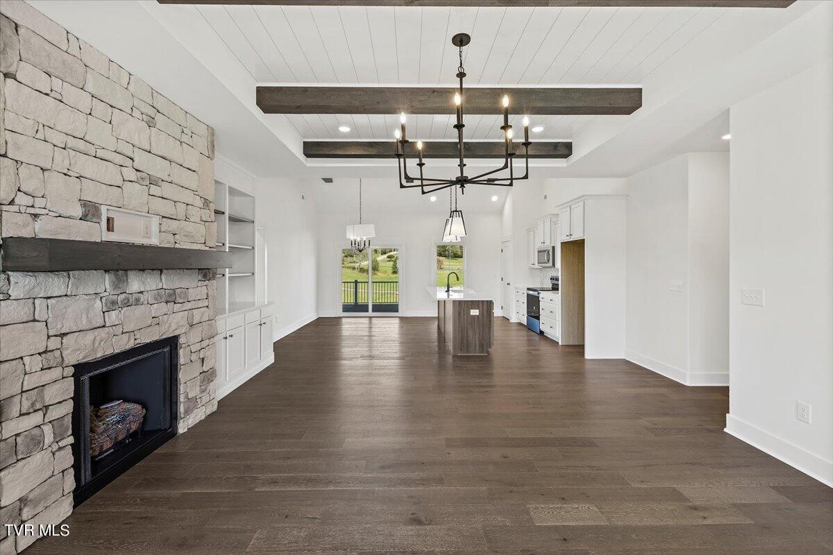 2035 Cattlemans Trail