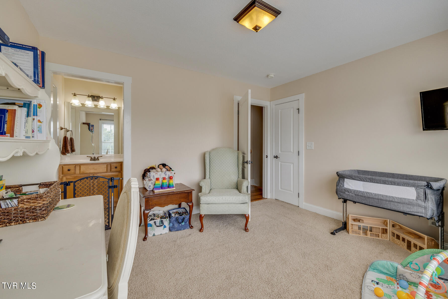 2318 Edinburgh Channel Road