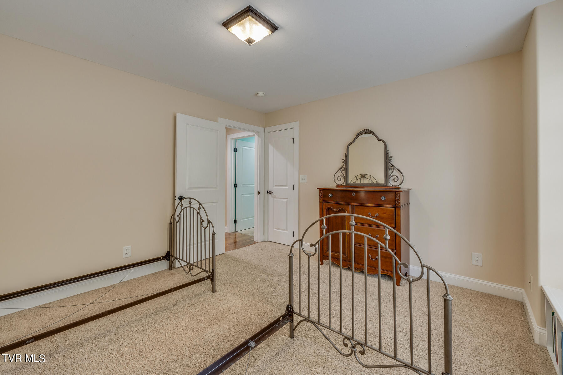 2318 Edinburgh Channel Road