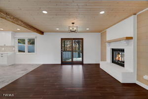 4701 Edens View Road