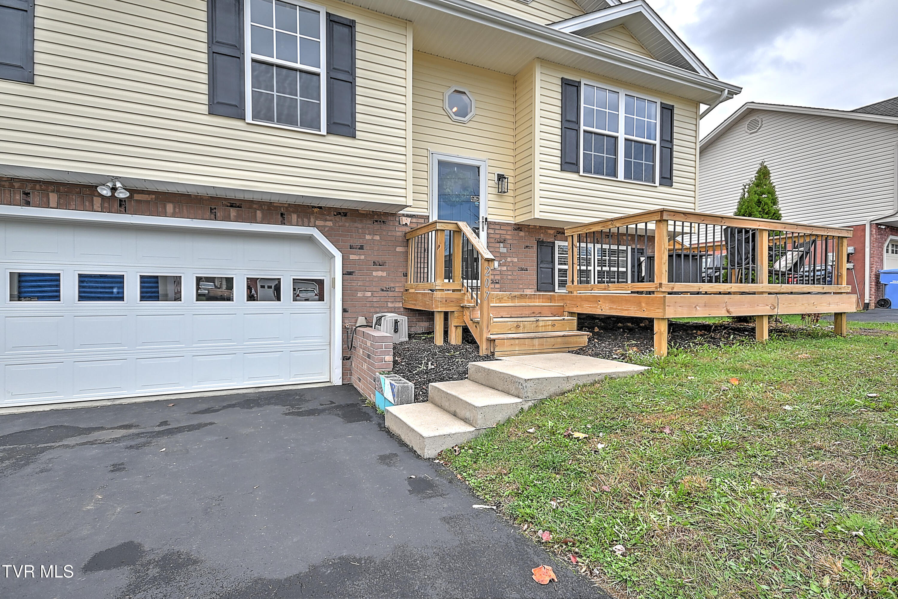 207 New Hope Road