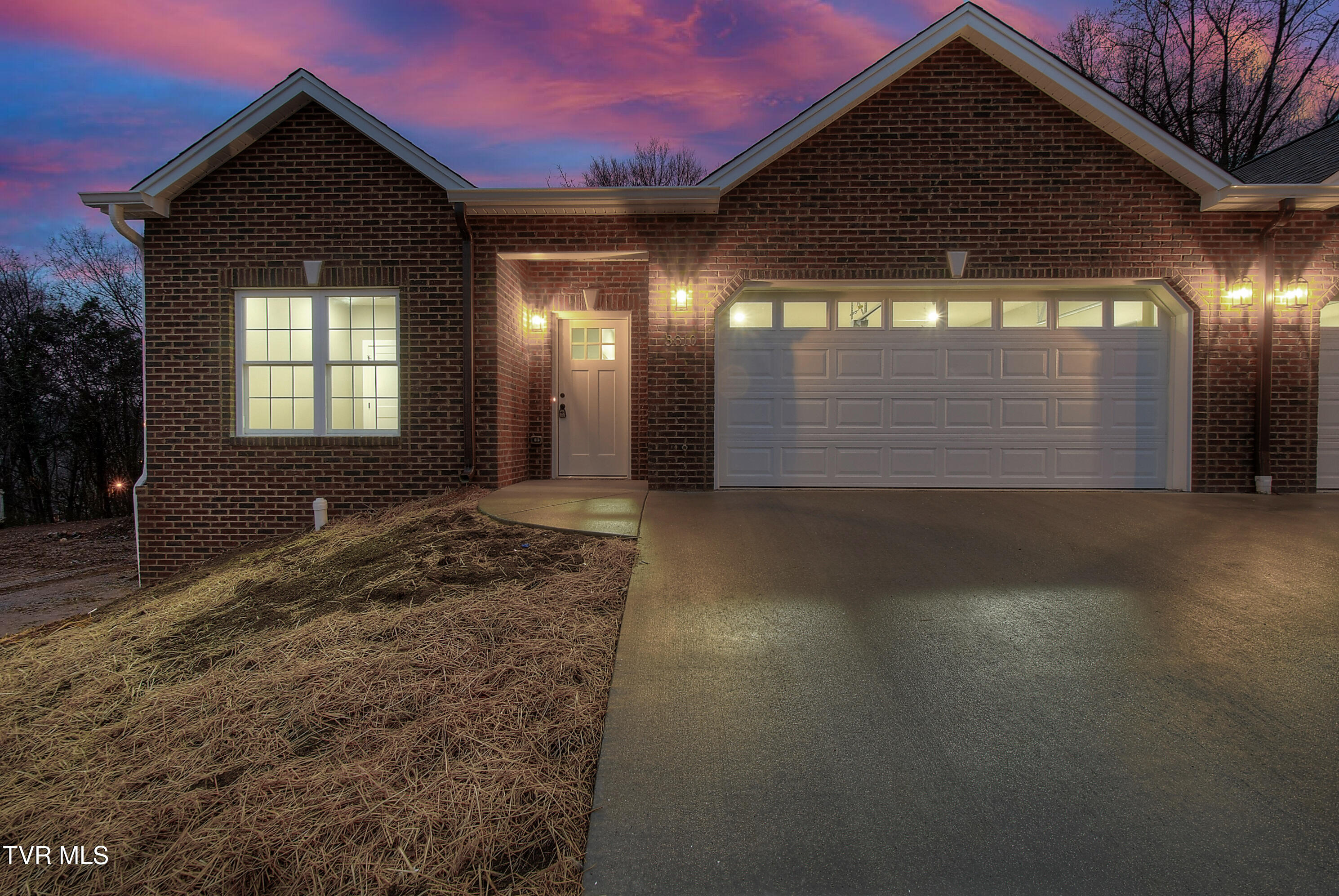 3810 Oakley Place