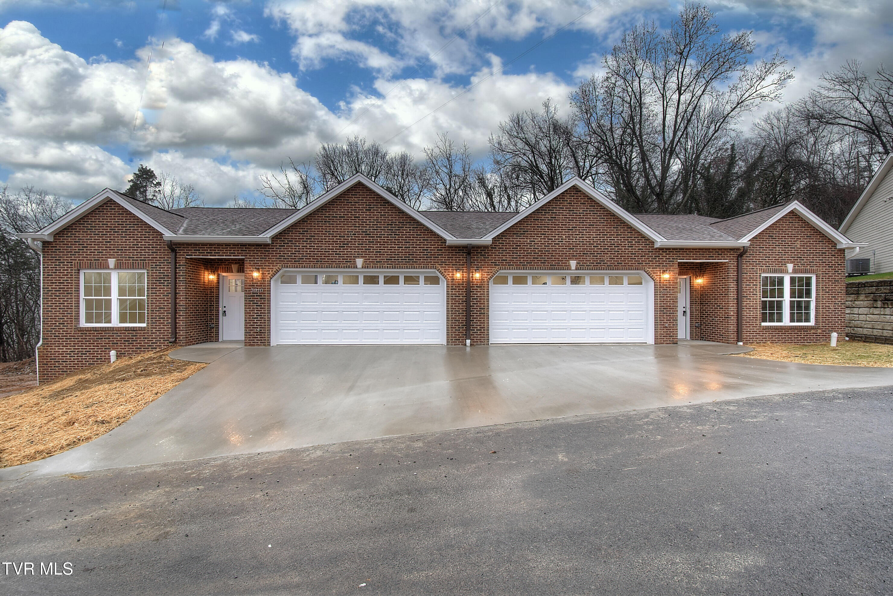 3810 Oakley Place