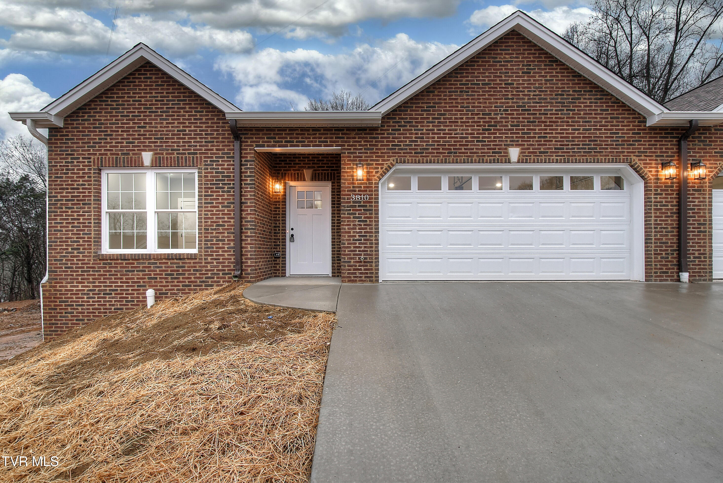 3810 Oakley Place