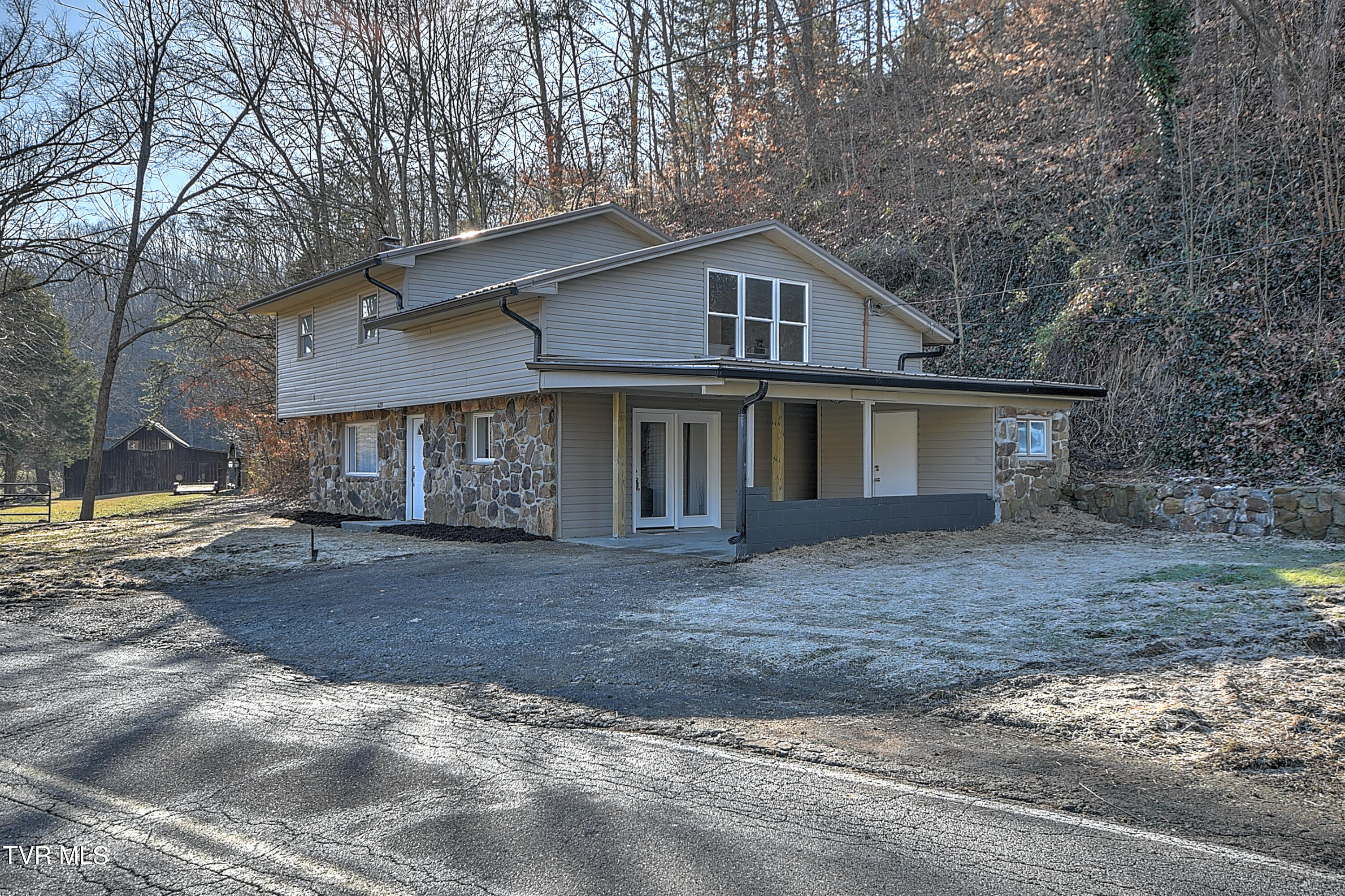 4221 Reservoir Road
