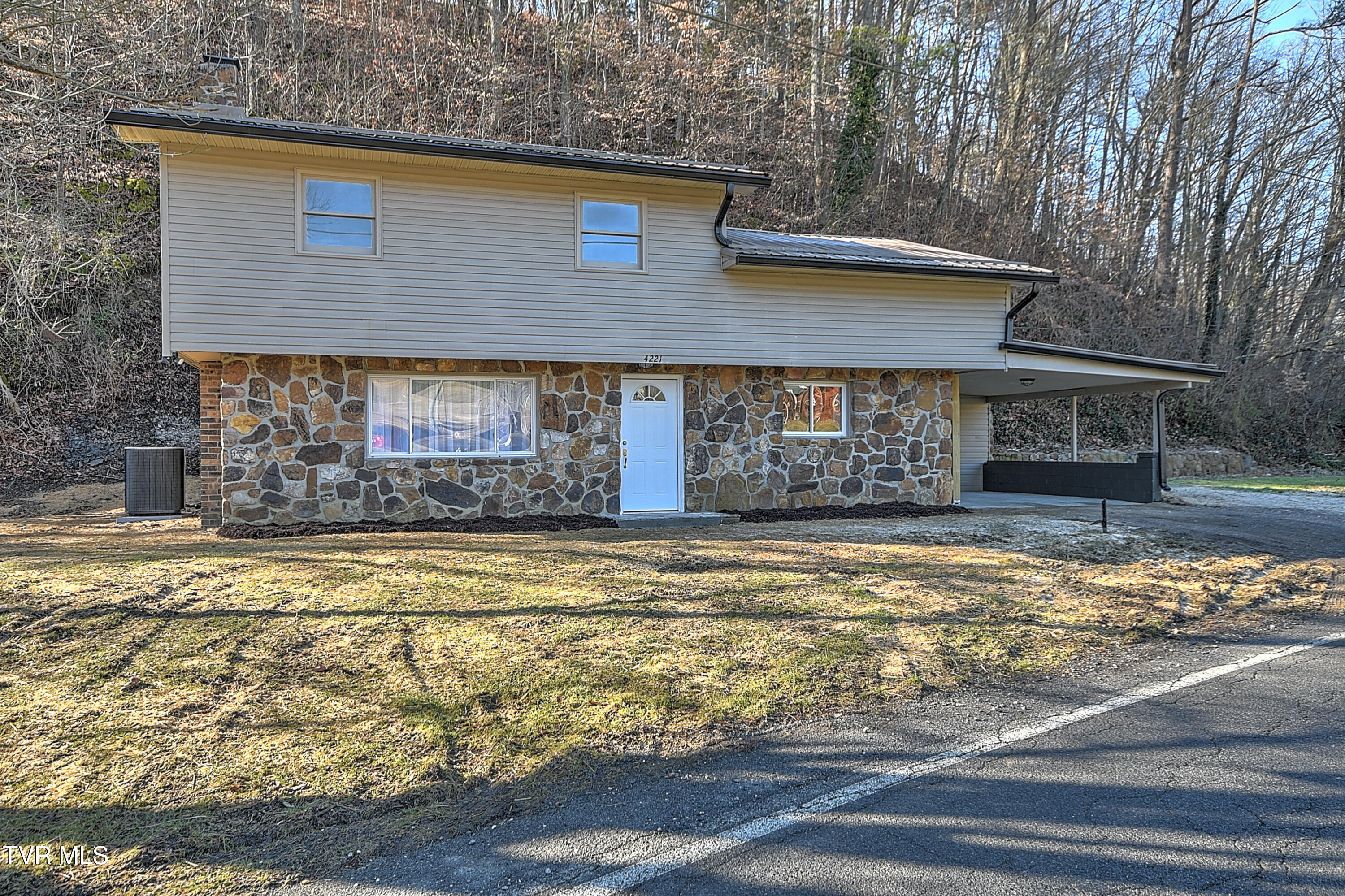 4221 Reservoir Road