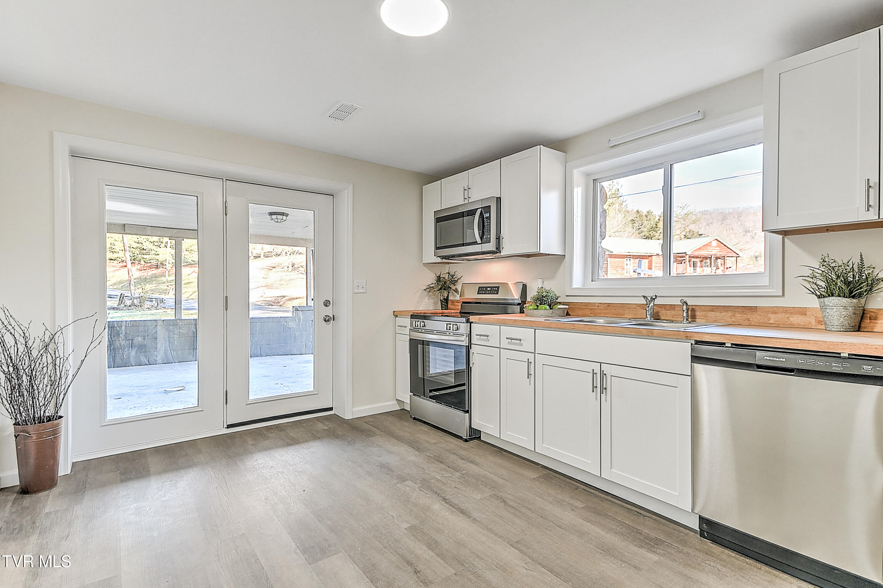 4221 Reservoir Road