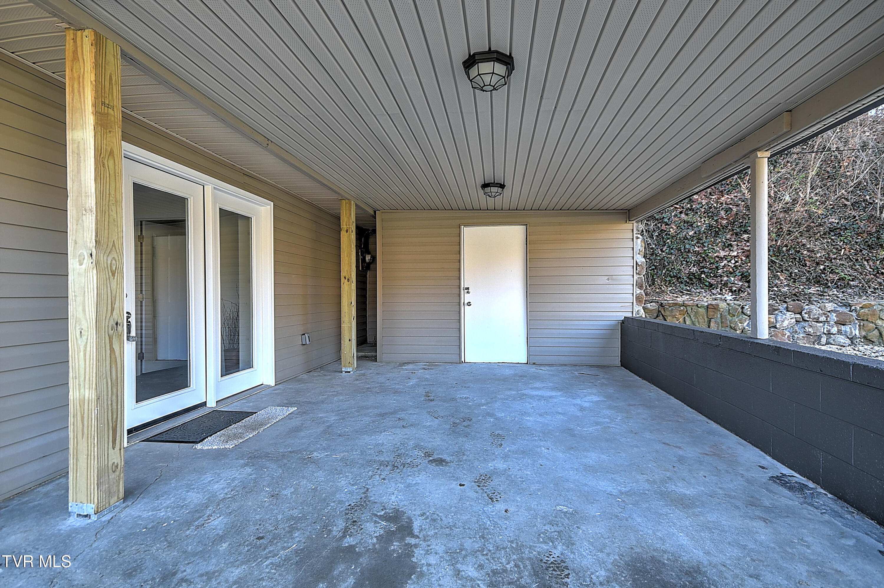 4221 Reservoir Road