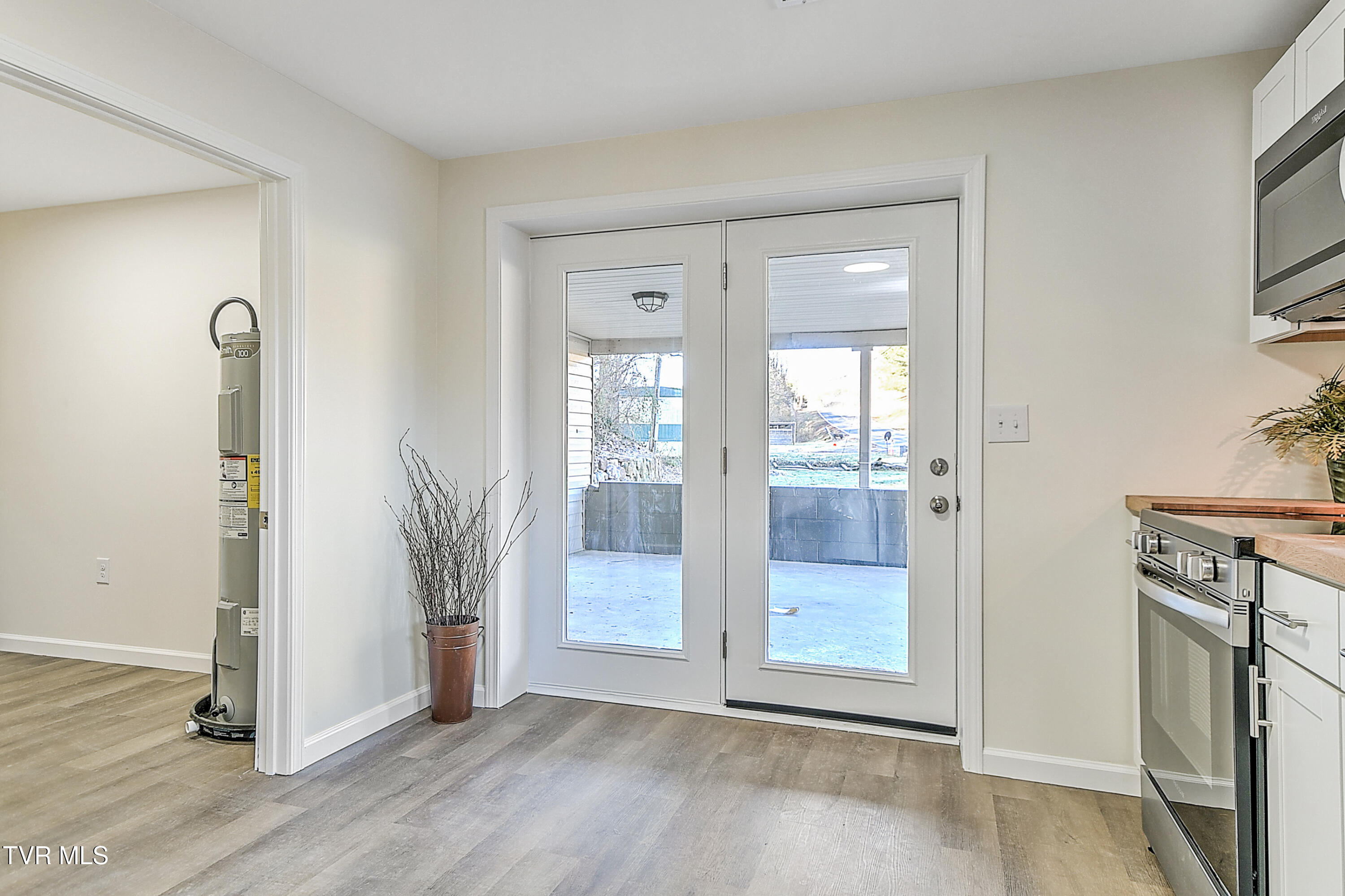 4221 Reservoir Road