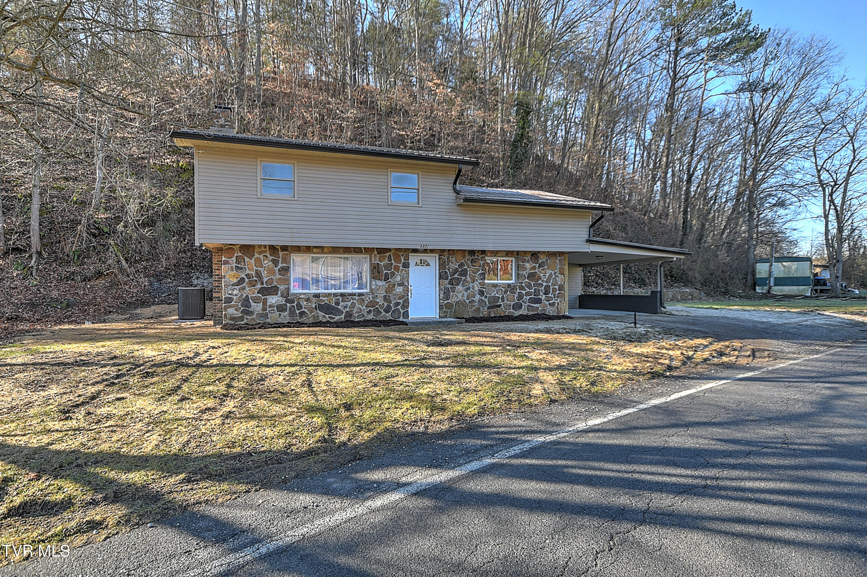 4221 Reservoir Road