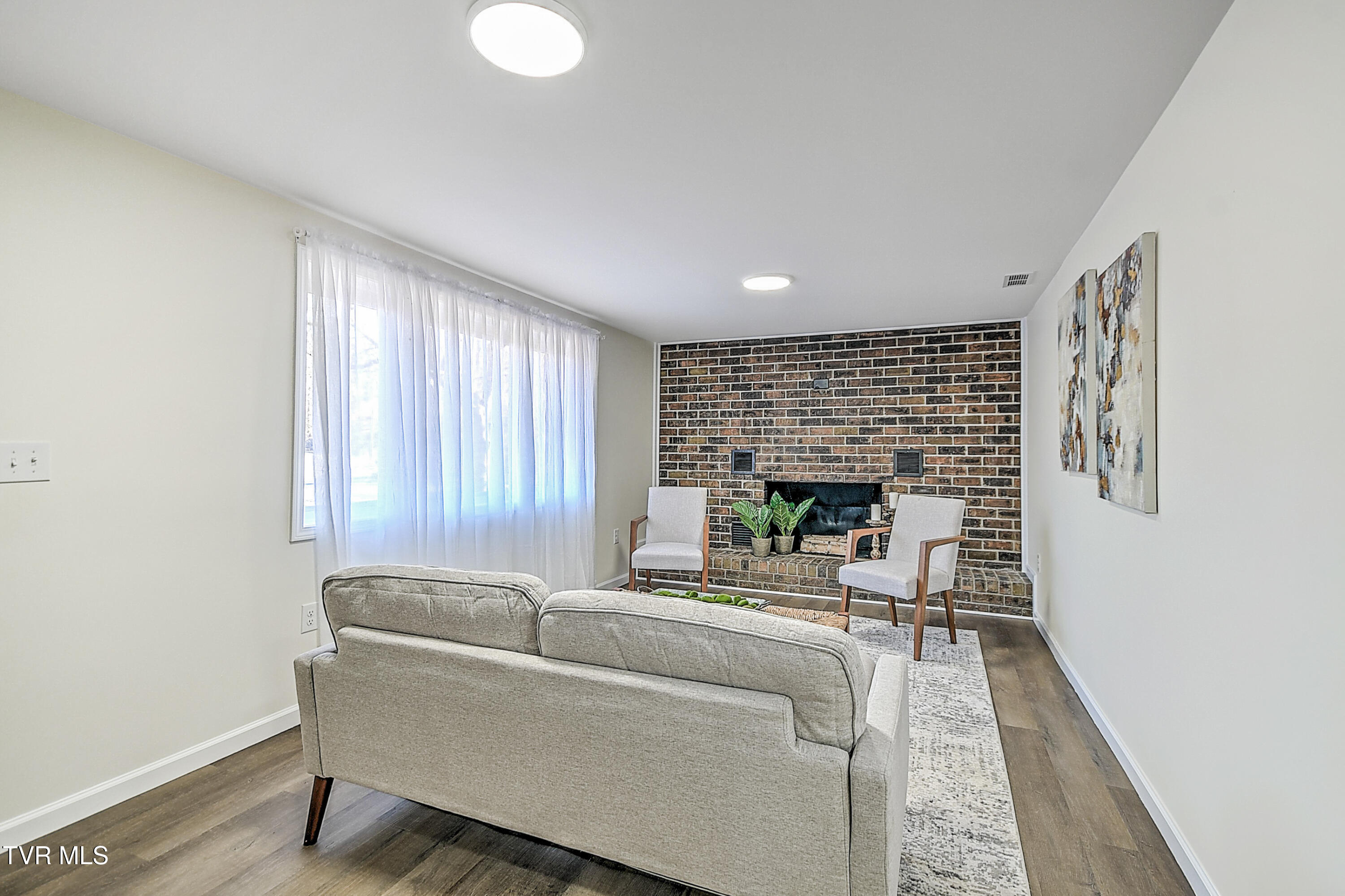 4221 Reservoir Road