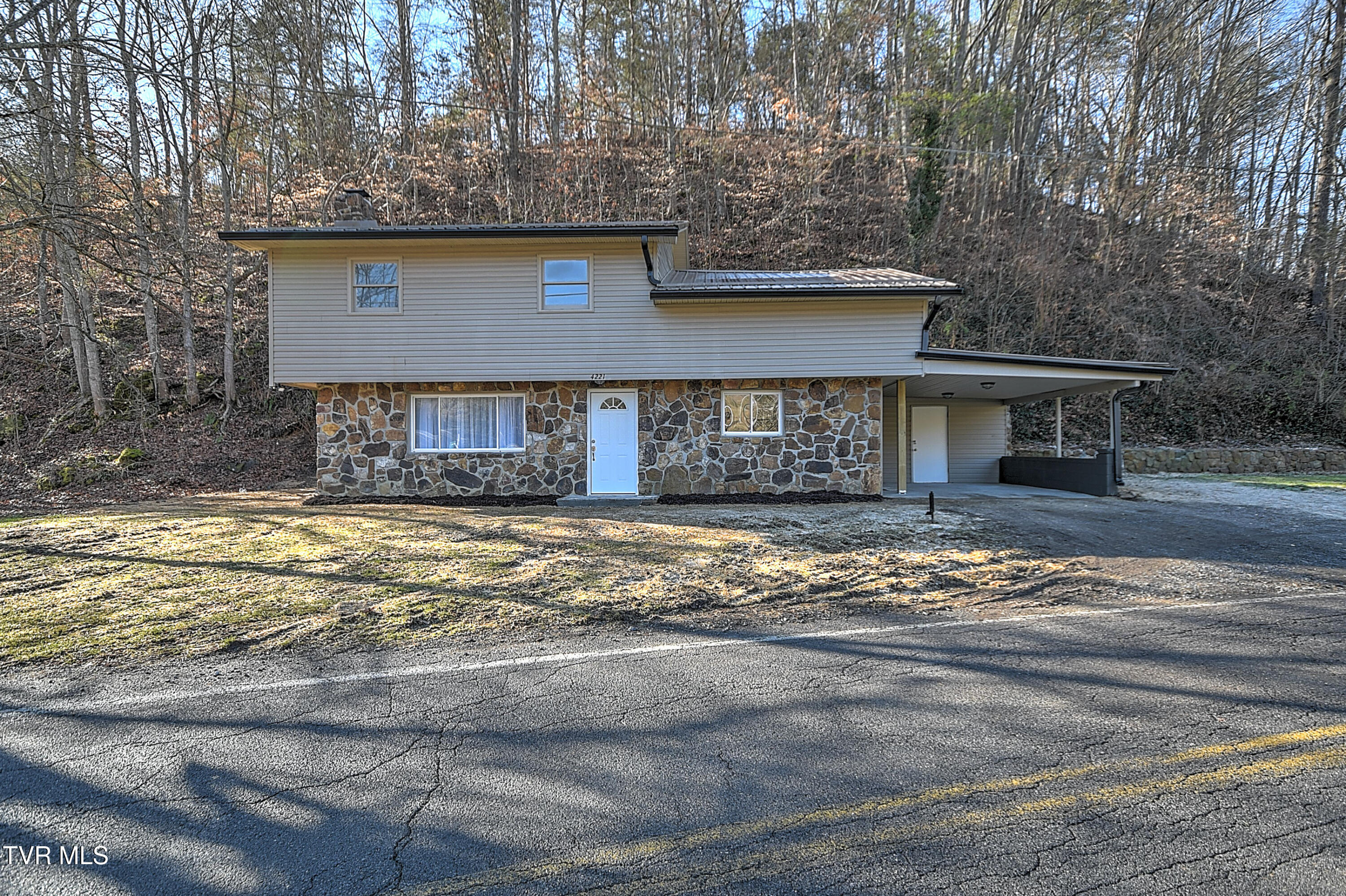 4221 Reservoir Road