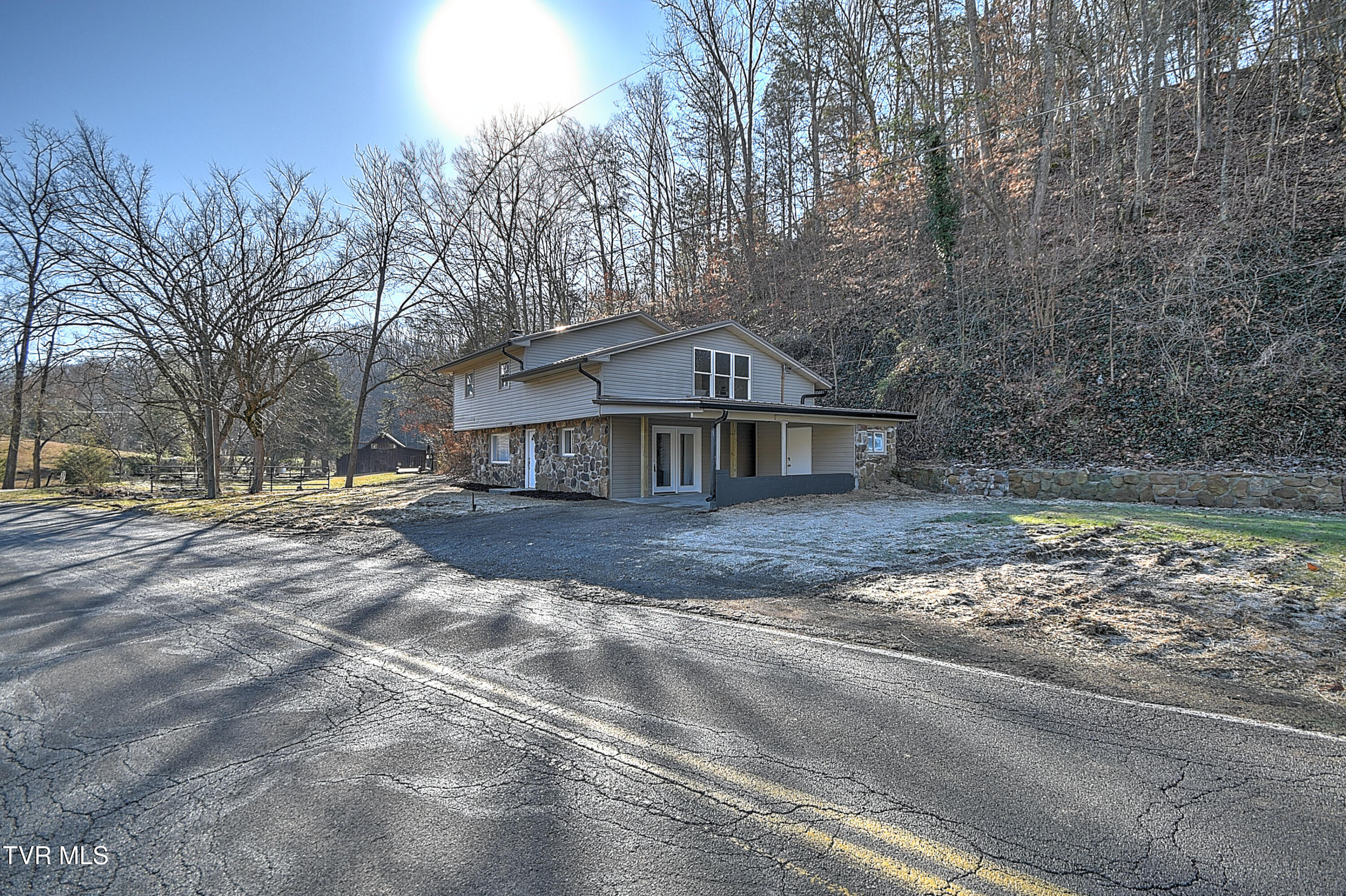 4221 Reservoir Road