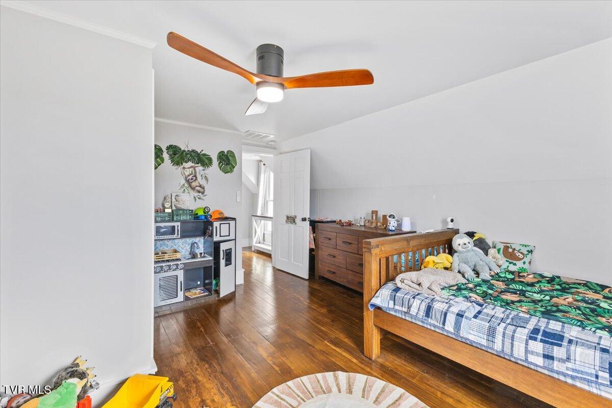 1360 Cora Lane