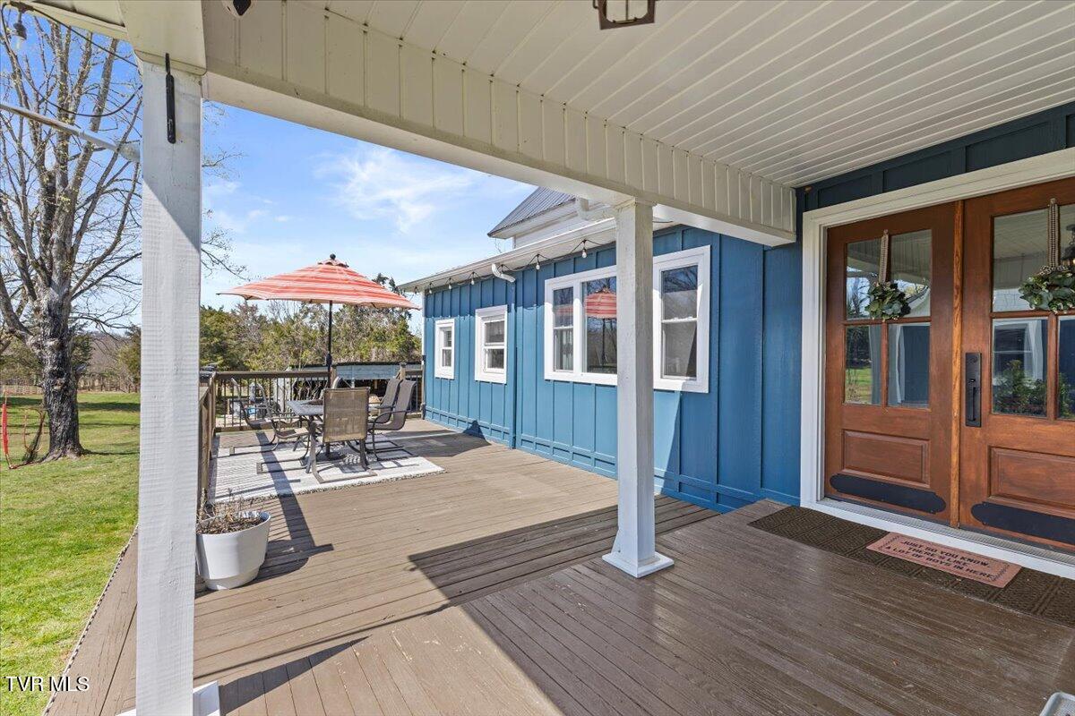 1360 Cora Lane