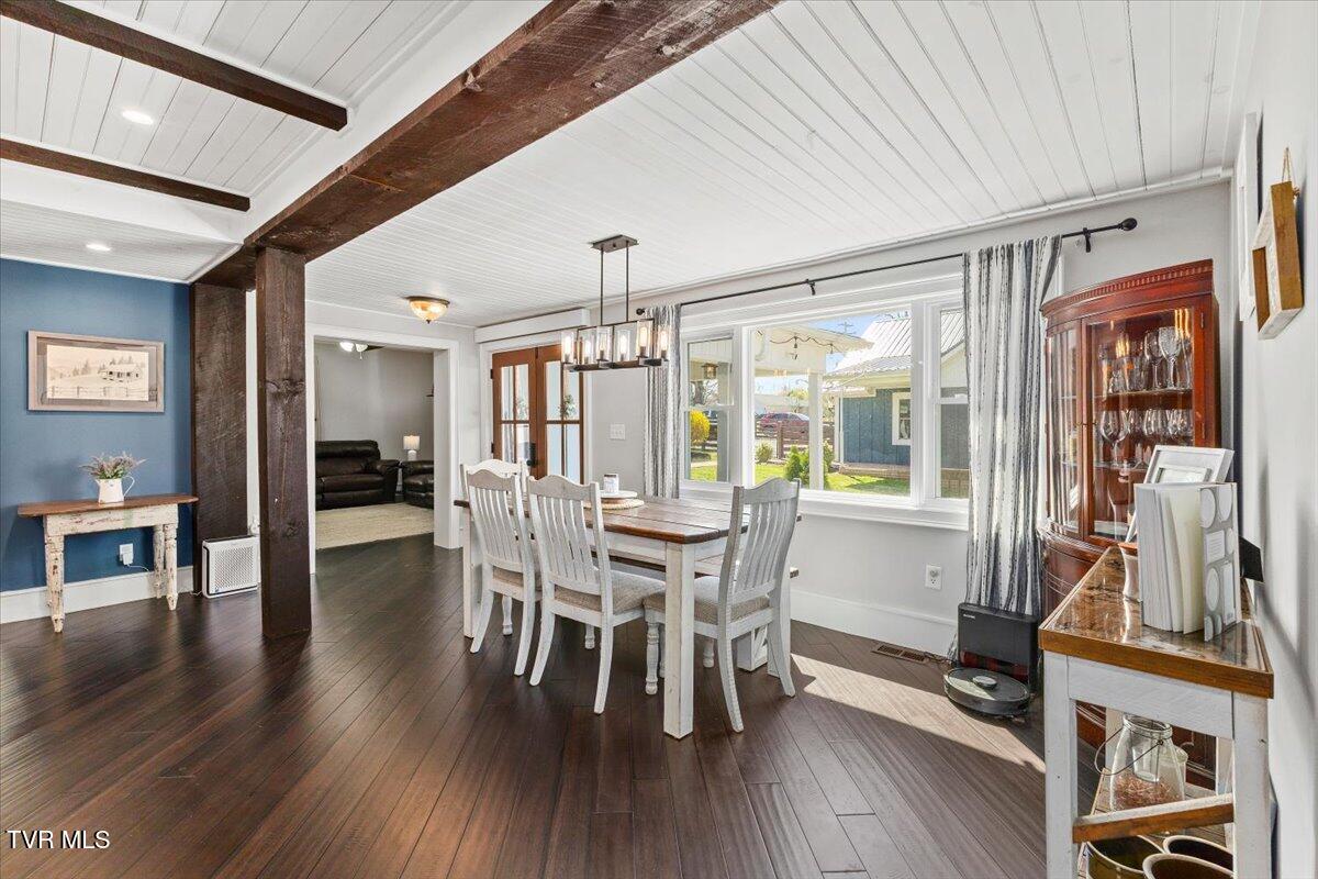 1360 Cora Lane