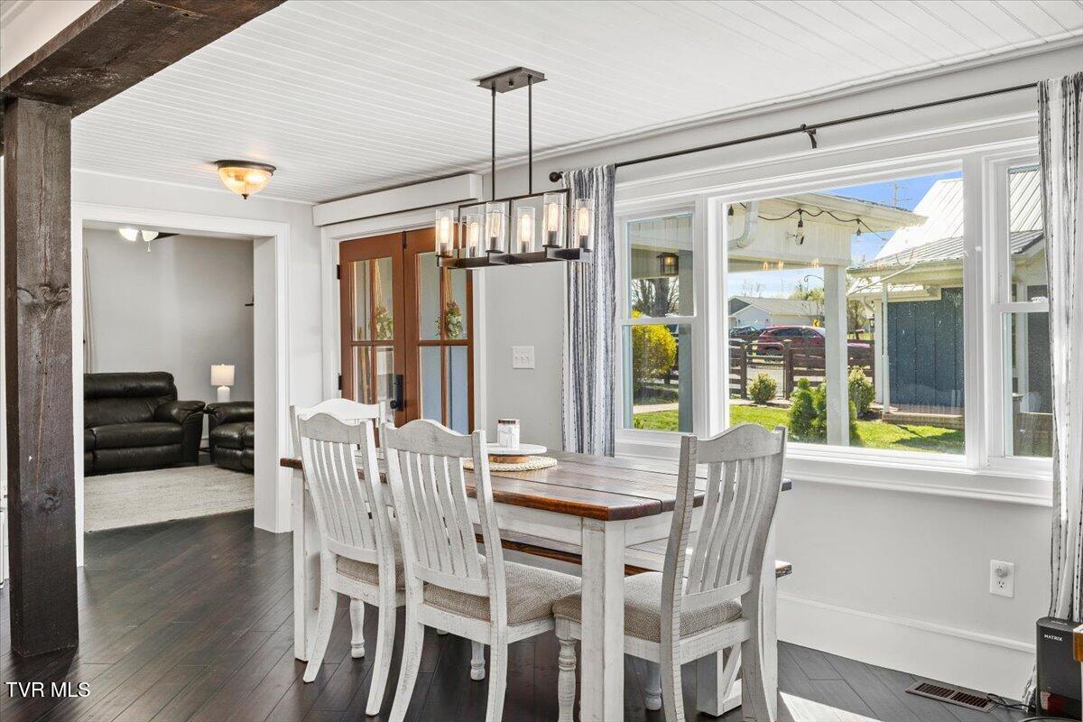 1360 Cora Lane