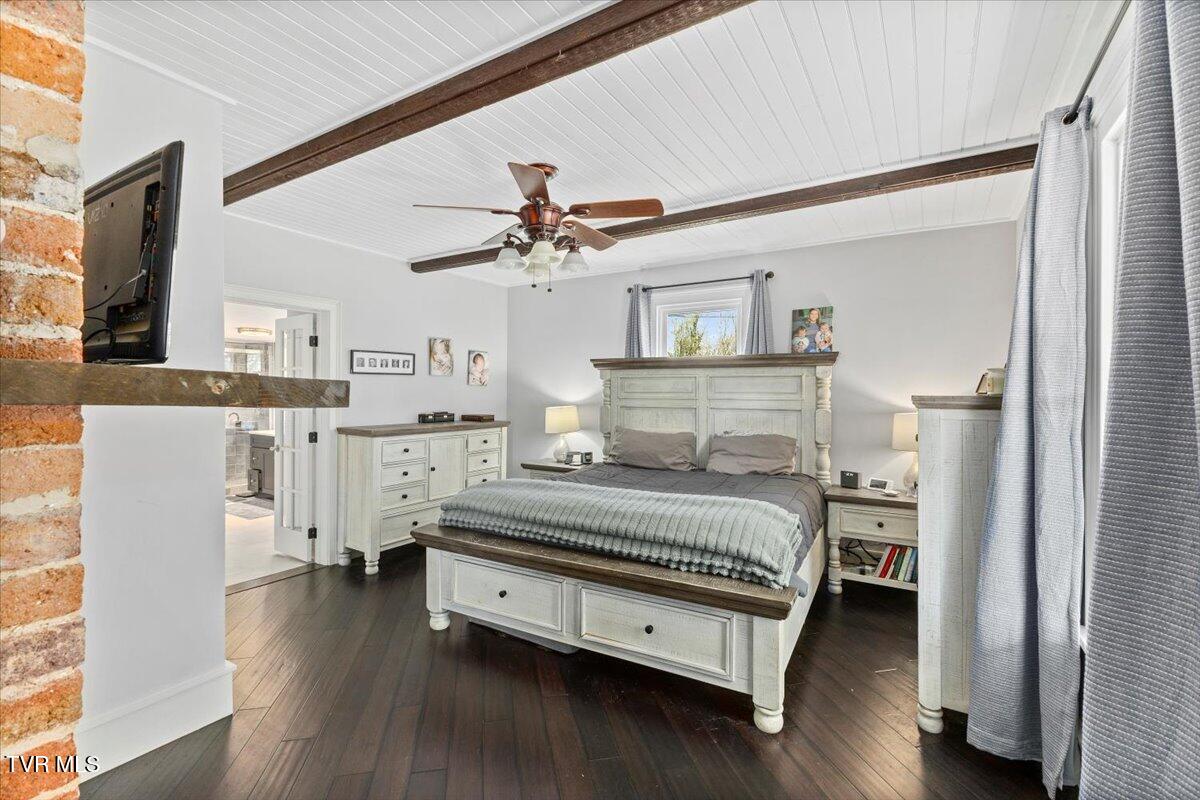 1360 Cora Lane