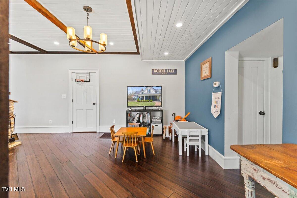 1360 Cora Lane