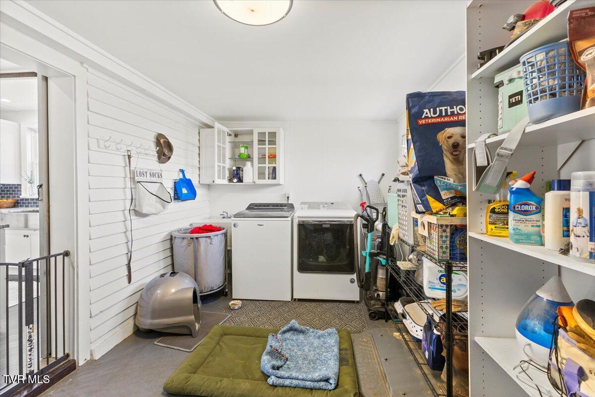 1360 Cora Lane