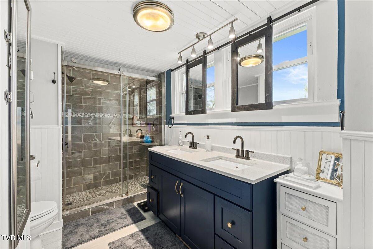 1360 Cora Lane