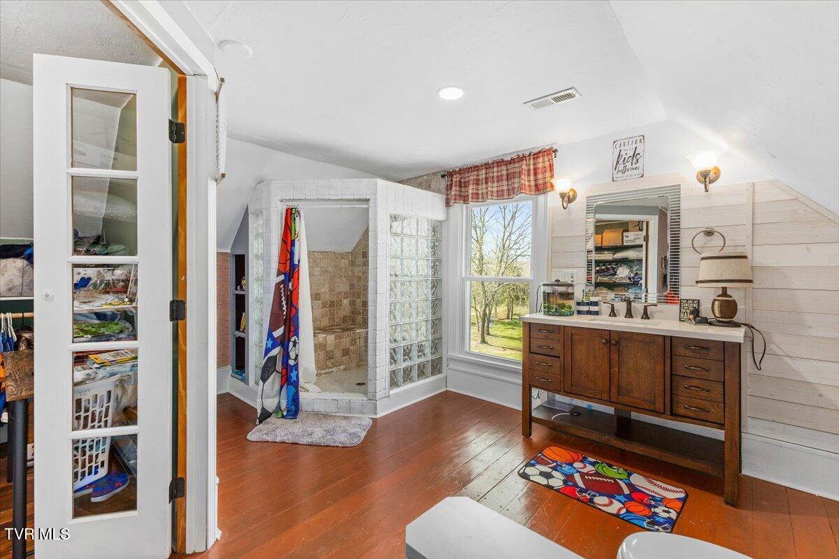 1360 Cora Lane