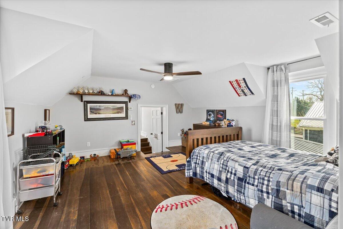 1360 Cora Lane