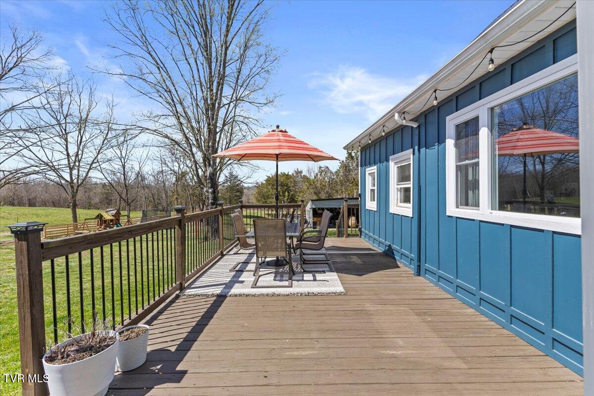 1360 Cora Lane