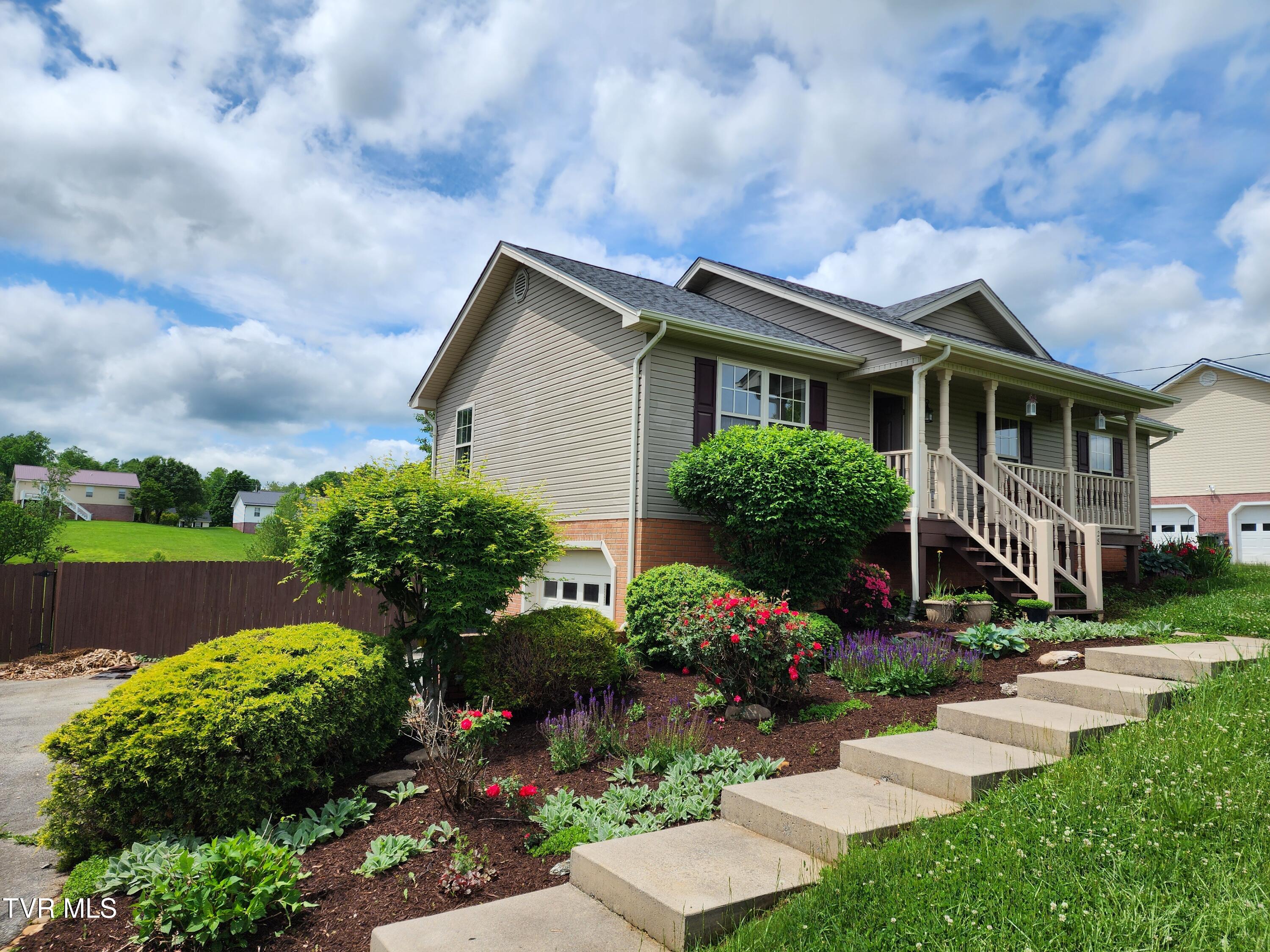 28 Mockingbird Court