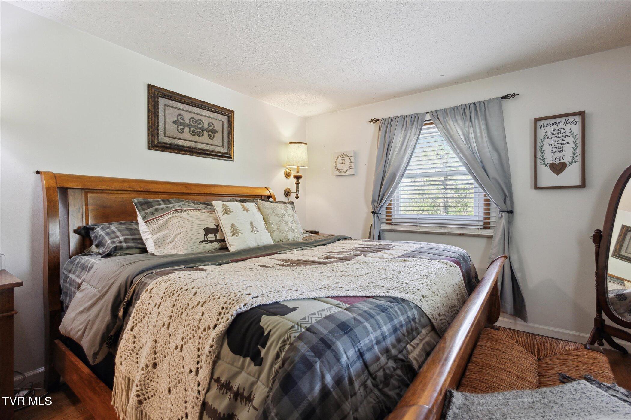 330 Lovelace Mountain View Loop