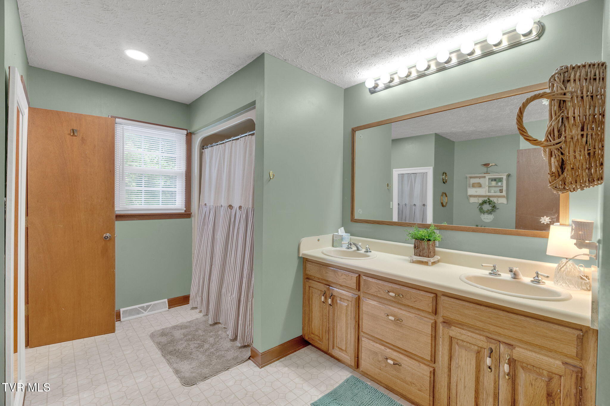 337 Flourville Road