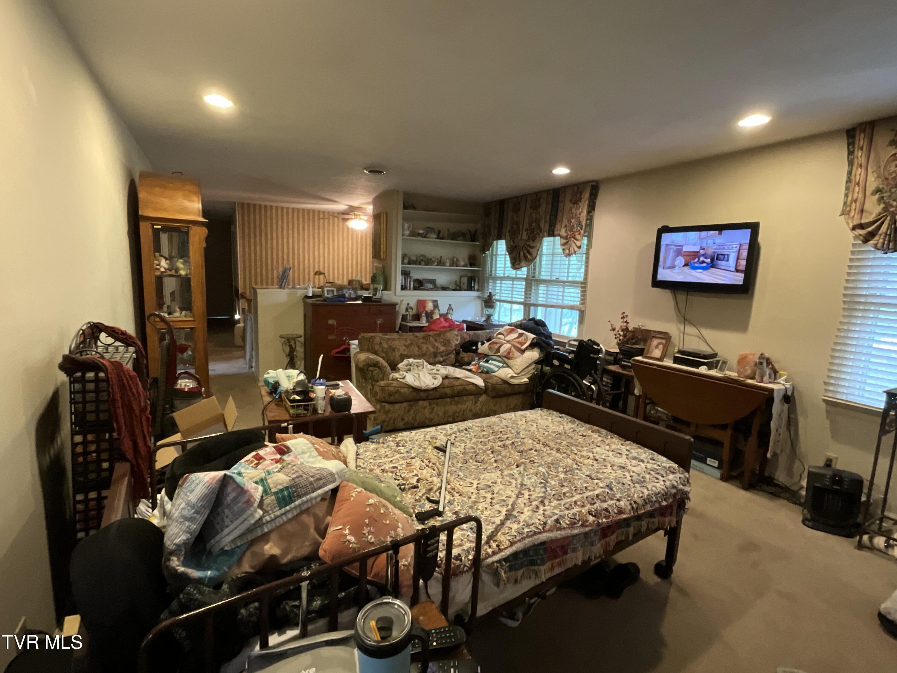 806 Sir Echo Drive